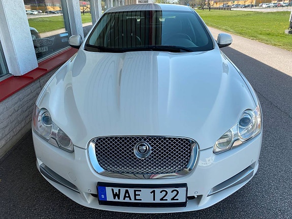 Jaguar XF 9 of 19