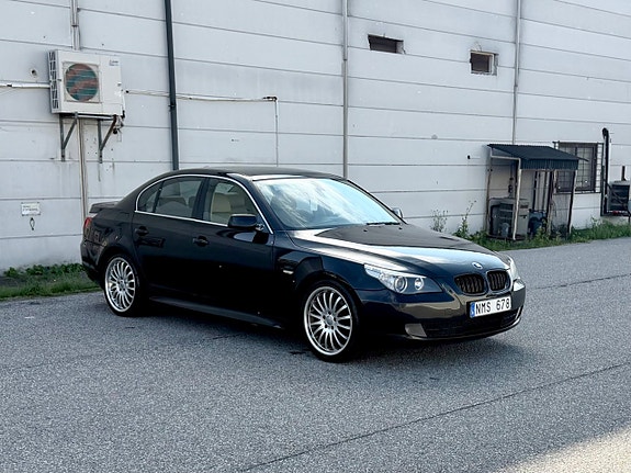 BMW 525 2 of 7