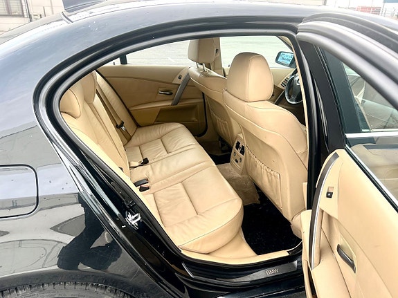 BMW 525 5 of 7