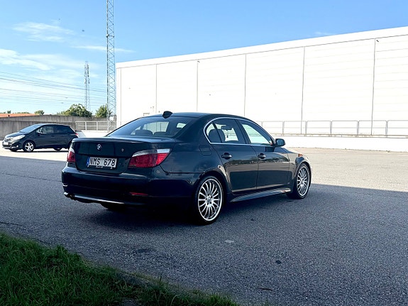 BMW 525 3 of 7