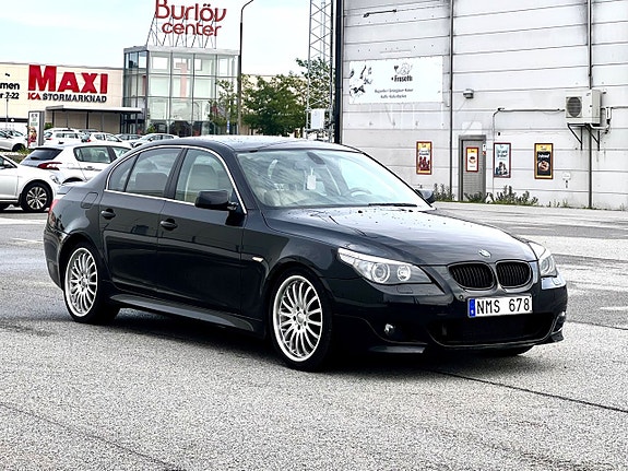 BMW 525 2 of 5