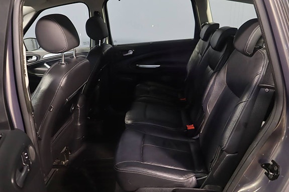 Ford S-MAX 13 of 16