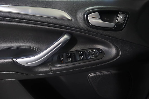 Ford S-MAX 10 of 16