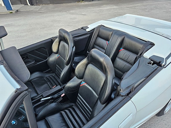 BMW 325i 10 of 11