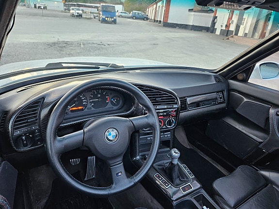 BMW 325i 11 of 11