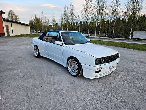 BMW 325i 5 of 5