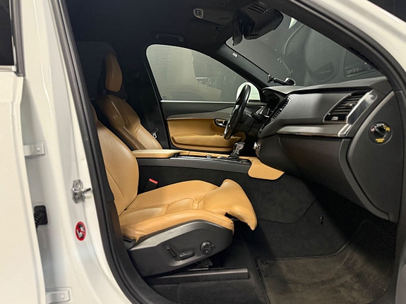 Volvo XC90 12 of 19