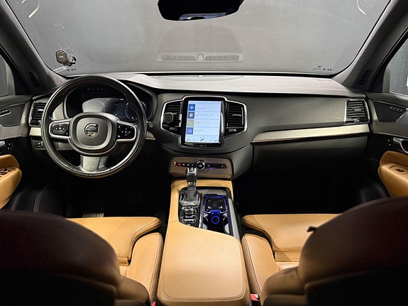 Volvo XC90 15 of 19