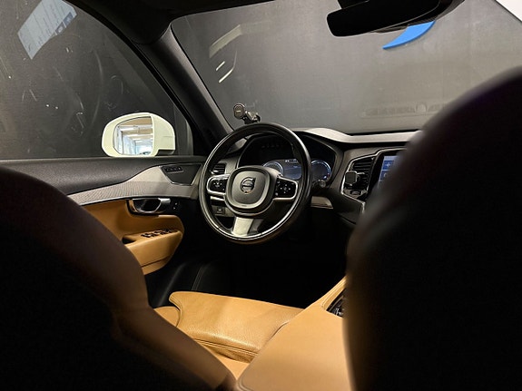 Volvo XC90 14 of 19