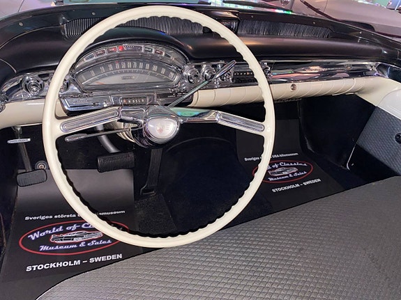 Oldsmobile 88 9 of 10