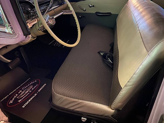 Oldsmobile 88 5 of 10
