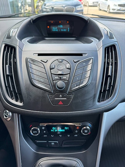 Ford Kuga 17 of 23