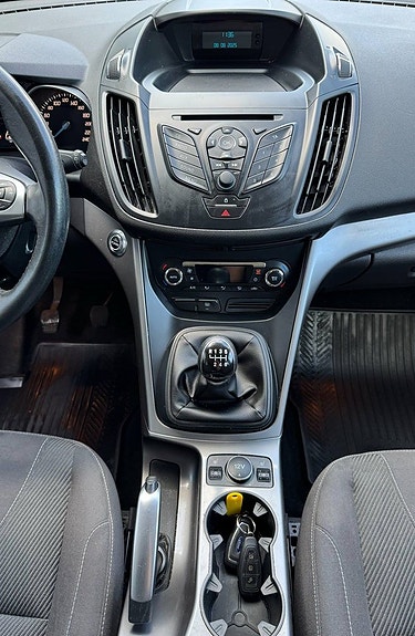Ford Kuga 18 of 23