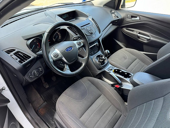 Ford Kuga 16 of 23