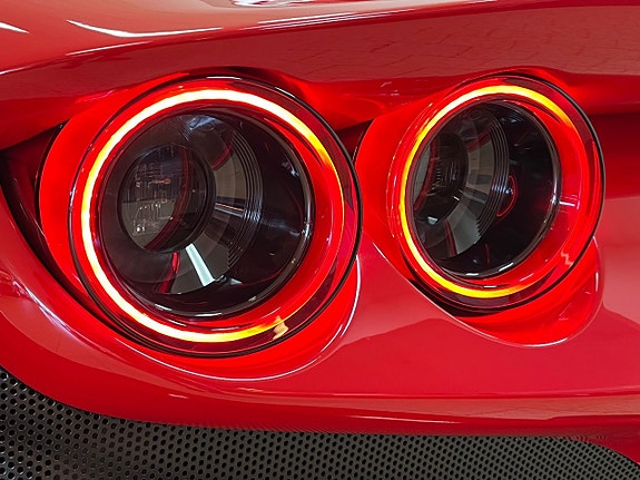 Ferrari F8 Spider 26 of 27