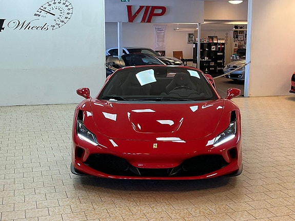 Ferrari F8 Spider 9 of 27