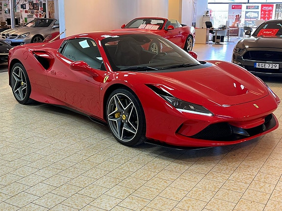 Ferrari F8 Spider 22 of 27