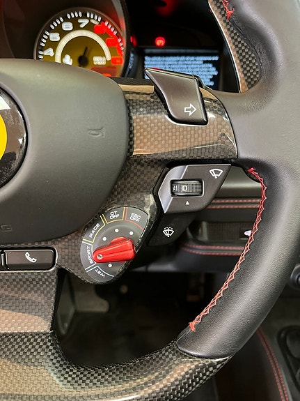 Ferrari F8 Spider 14 of 27