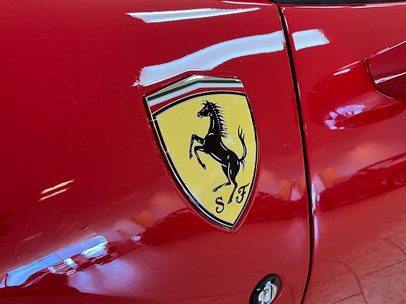 Ferrari F8 Spider 27 of 27