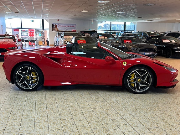 Ferrari F8 Spider 7 of 27