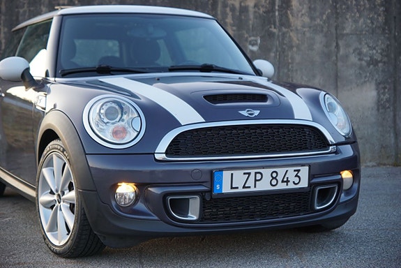 MINI Cooper SD 3 of 27