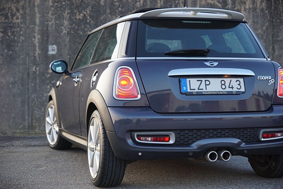 MINI Cooper SD 6 of 27
