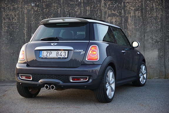 MINI Cooper SD 12 of 27
