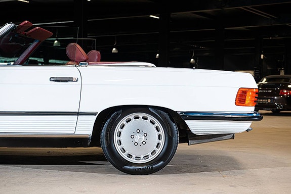 Mercedes-Benz 300 SL 24 of 25