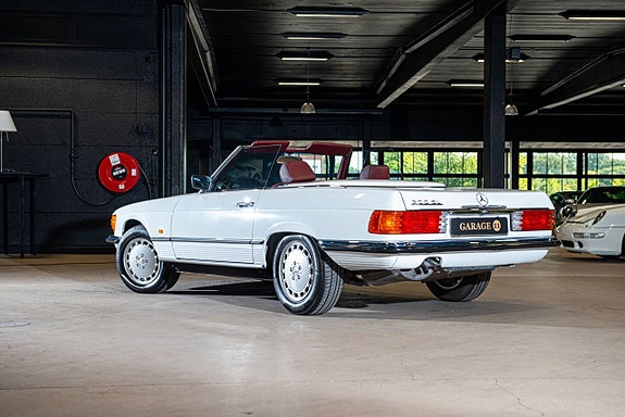 Mercedes-Benz 300 SL 3 of 5