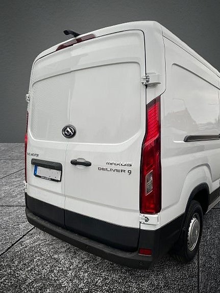Maxus Deliver 9 2 of 6