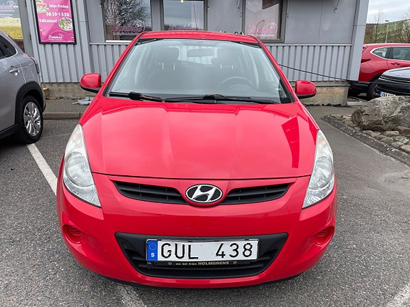 Hyundai i20 2 of 5