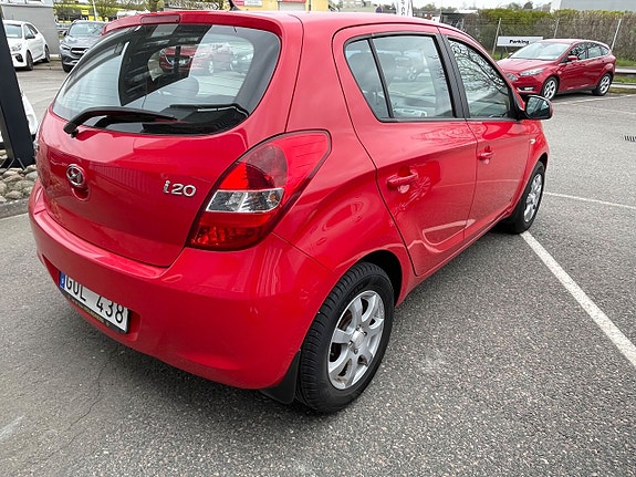 Hyundai i20 7 of 9