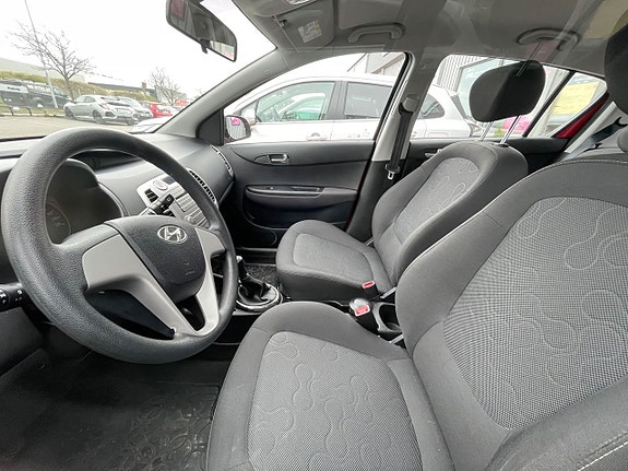 Hyundai i20 8 of 9