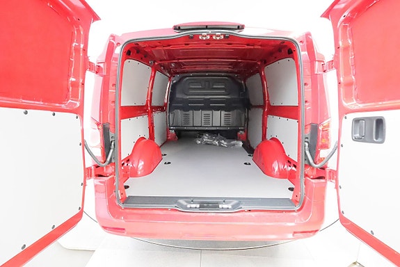 Mercedes-Benz eVito 112 16 of 18