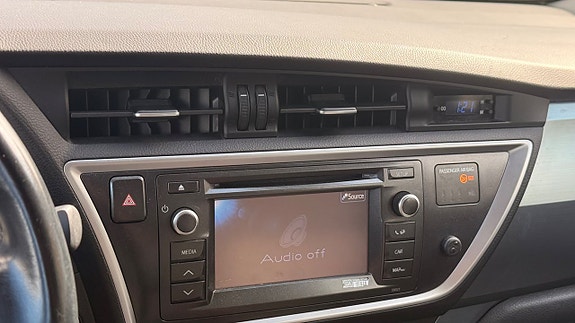 Toyota Auris 21 of 30