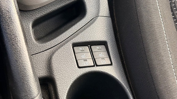 Toyota Auris 24 of 30