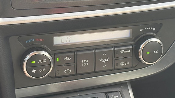 Toyota Auris 22 of 30
