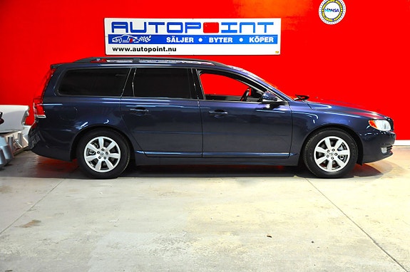 Volvo V70 2 of 5