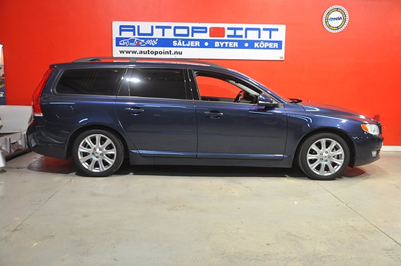 Volvo V70 2 of 28