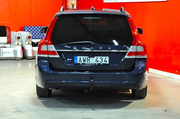 Volvo V70 4 of 5