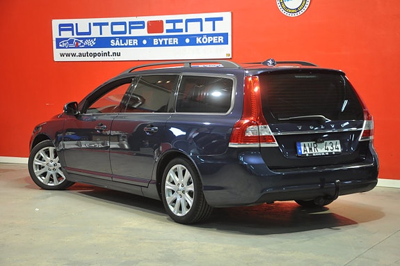 Volvo V70 3 of 28
