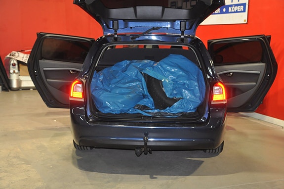 Volvo V70 13 of 28