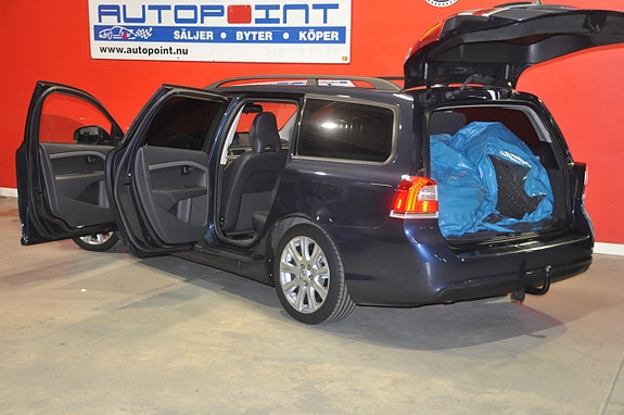 Volvo V70 12 of 28