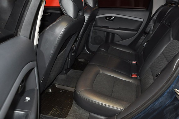 Volvo V70 11 of 27