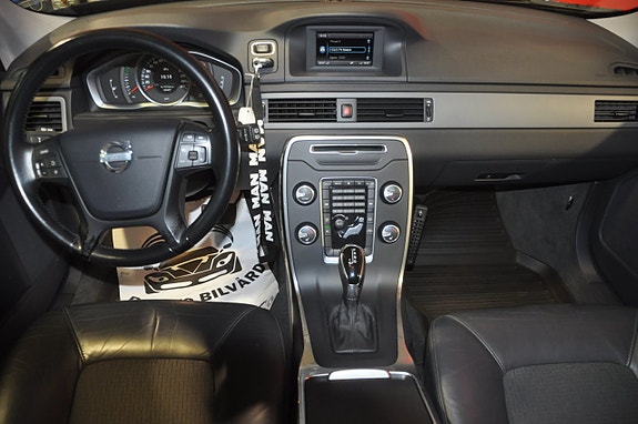 Volvo V70 6 of 28