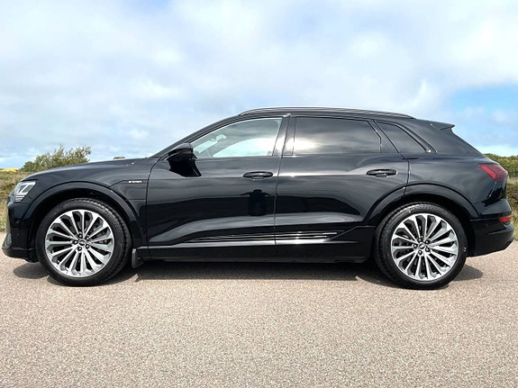 Audi e-tron 8 of 10
