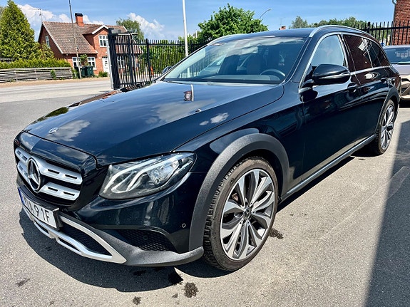 Mercedes-Benz E220 d 3 of 5