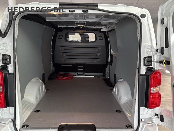 Peugeot e-Expert 6 of 16