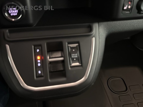 Peugeot e-Expert 15 of 16