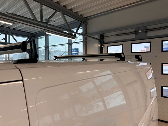 Ford Transit Custom 12 of 25